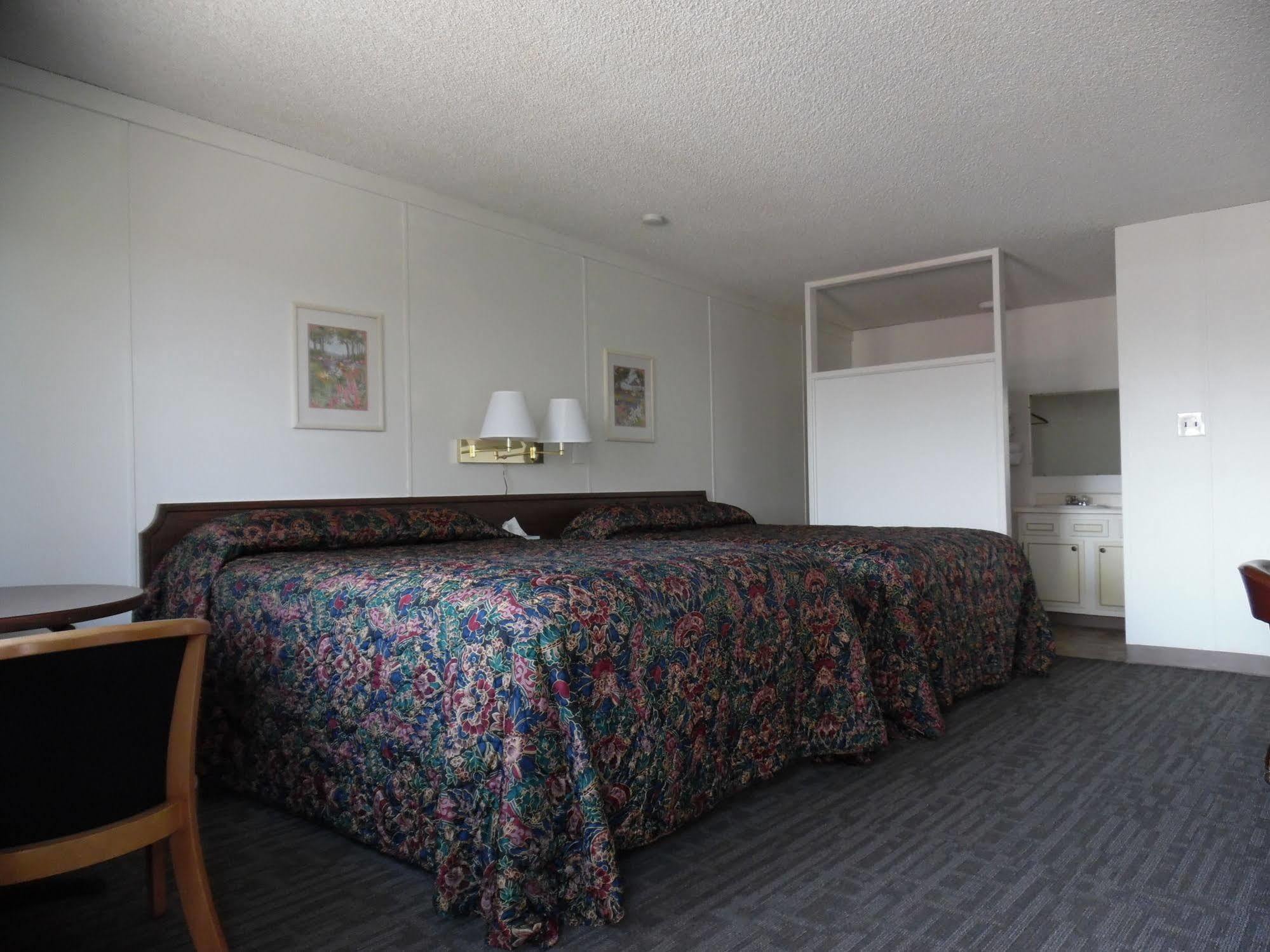 Budget Host Inn Fort Collins Extérieur photo